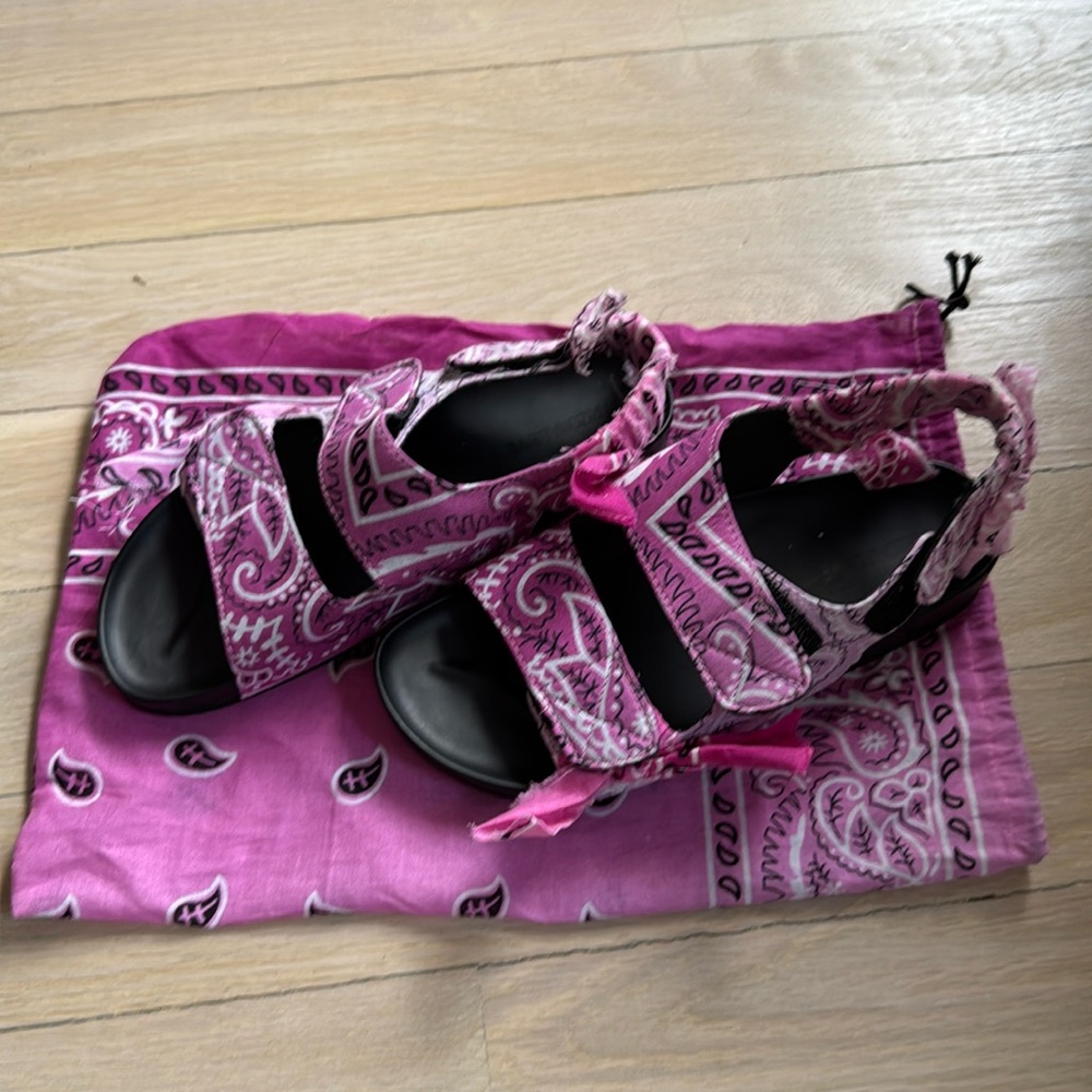 Arizona Love pink paisley sandals